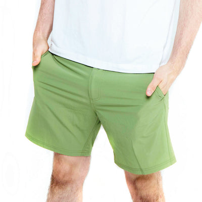 Performance shorts: The essential short with pockets for active men.