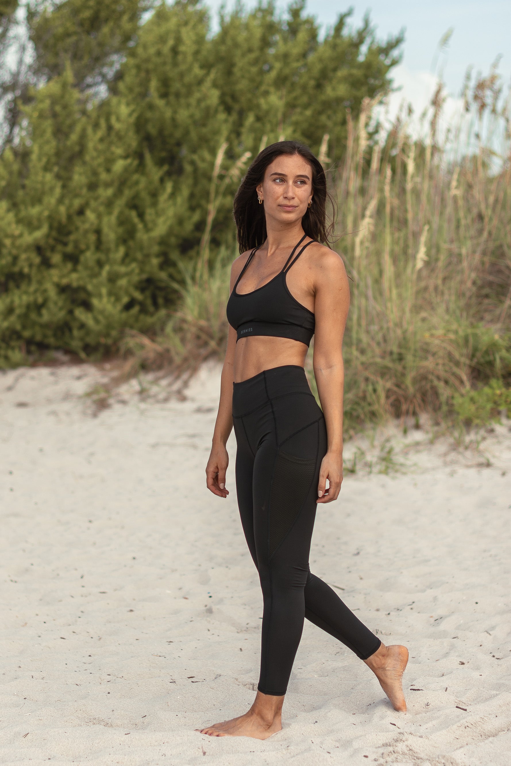 WERTHY 　ESSENTIAL YOGA TOP ブラック　S Black Yoga Top – Bermies